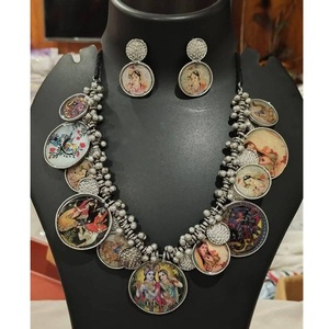 Ensemble de colliers de qualité supérieure peints à la main à vente rapide avec goujons assortis Collection de vêtements de mariage pour femmes et filles - Product Image 1