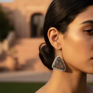 ต่างหูเงินแท้ 925 ลายดอกไม้เรขาคณิต ดีไซน์สามเหลี่ยมน่ารัก ประดับพลอย สำหรับผู้หญิง เหมาะเป็นของขวัญในโอกาสหมั้น งานแต่งงาน วันครบรอบ และงานเลี้ยง - Product Image 2