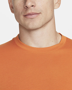 Camiseta Casual de Punto para Hombre, Manga Larga, Cuello Redondo, Color Naranja, Corte Regular, Color Sólido, Modelo de Moda - Product Image 2