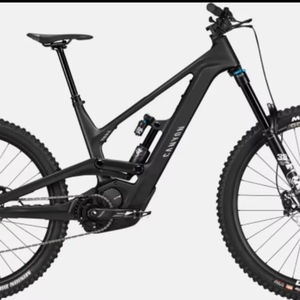 Bicicleta de Carretera de Carbono Turbo Levo Nueva, Bicicleta Urbana de 27 Velocidades, Horquilla de Carbono, Llanta de Aleación de Magnesio, Suspensión Completa, 24 Pulgadas - Product Image 1