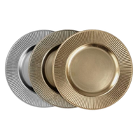 Assiette de service ovale en céramique de couleur brun foncé, avec bord décoratif, logo personnalisé, fabrication artisanale, passe au lave-vaisselle, moderne et luxueuse