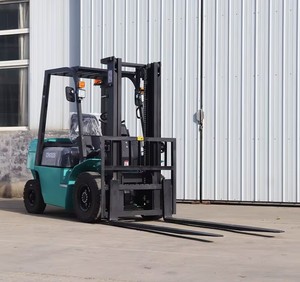 Nouveau chariot élévateur à contrepoids diesel 3 tonnes tout-terrain pour la construction - Product Image 1