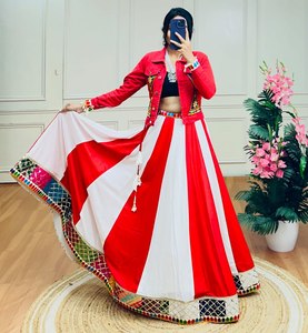 Eleve su estilo Navratri con nuestra exquisita chaqueta de mezclilla de trabajo Gamthi bordada - Product Image 6