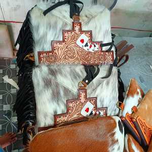 Bolso bandolera de cuero genuino de vaca decorado en latón antiguo portátil con cierre de cremallera estilo bohemio proveedor superior - Product Image 2