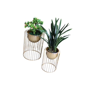 Conteneur d'herbes aromatiques pour plantes décoratives à la maison de conception fantastique en jardinières en métal doré avec support jardinières d'intérieur pour Offre Spéciale - Product Image 4