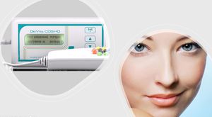 Dispositivo de Belleza para el Hogar Devita Cosmo 50, Reafirmante de Piel, Antienvejecimiento, con Luz Cuántica para Alivio del Dolor de Cabeza - Product Image 2