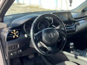Toyota CH-R 2017 d'occasion, en bon état - Product Image 3