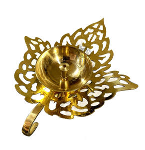 Diya de metal de latón de alta calidad, perfecto para festivales de Puja, decoración del hogar y regalos de diseño tradicional al mejor precio. - Product Image 4