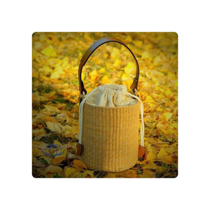 BOLSA CON ASA DE JACINTO DE AGUA DE CILINDRO HECHO A MANO DE LOTO AZUL VIETNAM VENTAS CALIENTES 2024 - Product Image 1