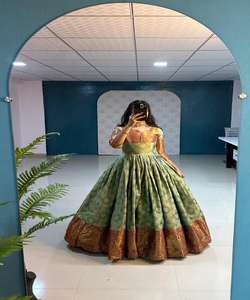 สวยมากและดีไซเนอร์ปาร์ตี้สวมเสื้อเย็บปักถักร้อยสุภาพสตรีอินเดียผู้หญิงเย็บสําเร็จรูปราคาต่ําขายส่งซูราษี - Product Image 5