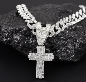 Colgante de Cruz Religiosa Cristiana de Alta Calidad, Estilo Hip Hop de Moda con Diamantes de Imitación, Aleación de Zinc Plateada, Charms de la India - Product Image 4