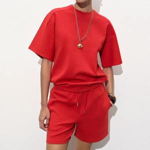 Conjuntos de 2 piezas para mujer con logotipo personalizado, conjuntos para mujer, pantalones cortos informales de verano y camiseta, conjuntos de manga corta a la moda - Product Image 1