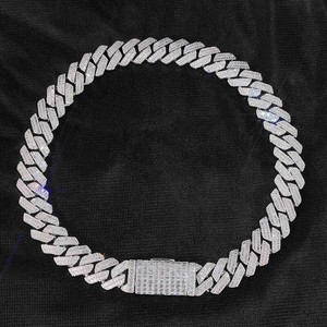 Collar de Cadena Cubana con Incrustaciones de Moissanita y Baño de Rodio de Lujo, Joyería Hip Hop con Brillo VVS, Ideal para Fiestas y Regalos - Product Image 1