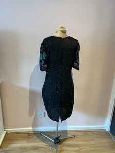 Elegante Floral Aline Tea-Length vestido de fiesta de noche con lentejuelas con cuentas y bordado largo con posición de logotipo frontal - Product Image 2