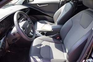 Offre de qualité d'occasion 2024 Kiaaa Niro EV Wind FWD utilisé - Product Image 3