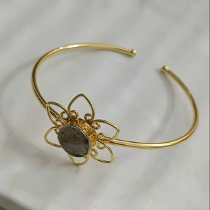 กำไลข้อมือแฟชั่นอินเดียทรงดอกไม้สีทองสินค้ามาใหม่คริสตัลหยาบจากธรรมชาติของขวัญครบรอบปีที่สมบูรณ์แบบ - Product Image 1