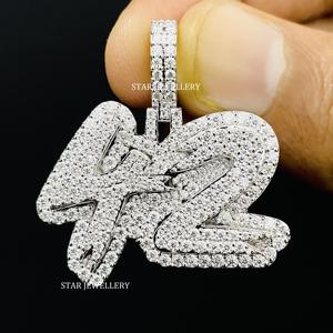 Pendentif Lettre Unisexe Personnalisé en Or 10K Plaqué Or, Sertie de Diamants de Laboratoire, Style Hip Hop Chrétien, Coupe Ronde Brillante - Product Image 1