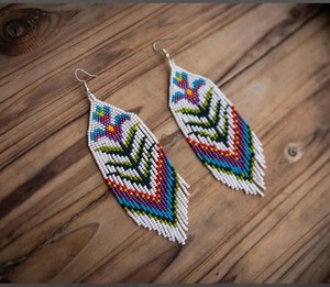 Pendientes étnicos con cuentas de mano, auténticos pendientes étnicos con cuentas bohemias con flecos, pendientes de cuentas de plumas de pluma - Product Image 1