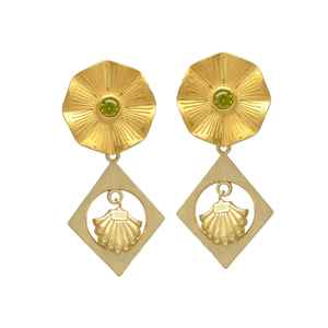 Juego de pendientes de diseño único de hermoso diseño clásico chapado en oro con pendientes colgantes de piedras preciosas de peridoto - Product Image 1