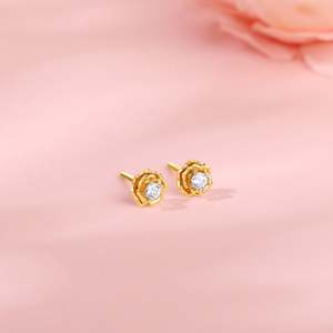 Pendientes de oro Velora Bloom Lab-Grown Diamond Stud - Product Image 1