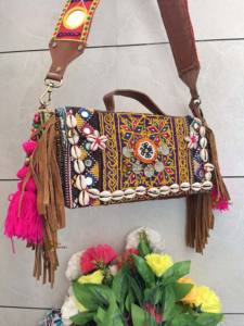 Banjara กระเป๋าถือมีขอบสไตล์วินเทจทำด้วยมือสำหรับผู้หญิงปักลายโบโฮอินเดียออกแบบได้ตามต้องการ - Product Image 3