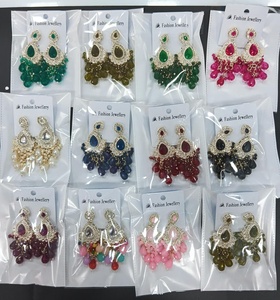 Boucles d'oreilles traditionnelles avec une touche intemporelle - Product Image 4