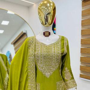 ชุดสาหรี่กะมีซผ้าไหมจอร์เจตต์แบบอินเดีย-ปากีสถาน ดีไซน์ใหม่สุดพิเศษ สำหรับงานปาร์ตี้ พร้อมผ้าคลุมไหล่ ไม่ยับ ซักกลับด้านได้ ขายส่งสำหรับส่งออก - Product Image 1