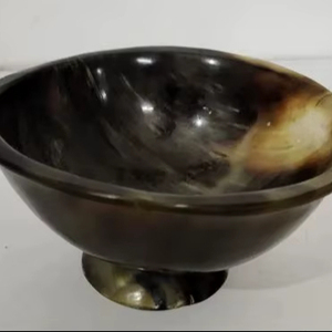 Cuenco de cuerno de búfalo natural de primera calidad artesanal con acabado de laca para uso en comedor a precio mayorista por CRAFT ZONE EXPORT - Product Image 1