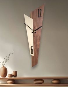 Horloge murale en bois silencieuse asymétrique artisanale, style Art Déco, à quartz analogique, bicolore, pour la décoration du salon - Product Image 2