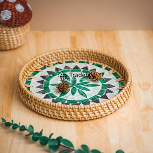 Bandeja Organizadora de Mesa Multiusos Tejida a Mano de Ratán Natural Moderno, Decorativa de Primera Calidad, Tradebyd - Product Image 1