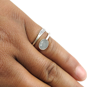 Luxe 925 Sterling Silver Moon Stone Gemstone Élégant Empilable Birthstone Ring Fine Bijoux Faits À La Main Pour Les Femmes En Gros OEM - Product Image 3