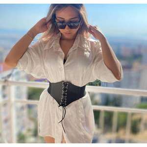 Cinturón Corsé Elástico Transpirable para Mujer con Detalle de Encaje - Product Image 4