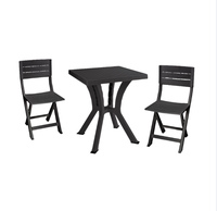 Ensemble de table et de chaises de patio en plastique PP durable de fabrication italienne, certifié ISO9001 TUV, respectueux de l'environnement, résistant aux UV, meubles d'extérieur