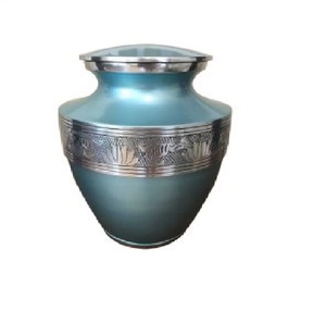 Urnas Funerarias de Latón Sólido Estilo Americano para Cremación, Duraderas, Personalizables y Hechas a Mano - Product Image 4
