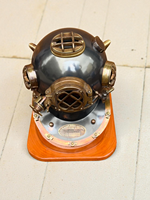Casque de plongée vintage en laiton bleu foncé, objet décoratif |   Casque de plongée antique pour les profondeurs marines