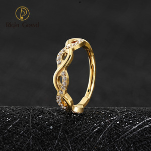 Orecchino a Cerchio Huggie Right Grand in Titanio ASTM F136 con Corda Intrecciata, Piercing a Lobo con Anello a Cerniera Infinito con Zirconi Cubici, Anello da Setto Nasale 16G - Product Image 2