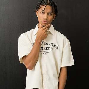 เสื้อเชิ้ตวันหยุดสั่งตัดสไตล์ Boxy สำหรับผู้ชายและผู้หญิงพิมพ์ลายปักผลิตในเวียดนาม - Product Image 2