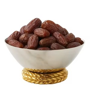 Bol à fruits secs et dattes sur piédestal doré avec bord festonné pour un service luxueux de khajoor, présentation élégante sur table centrale - Product Image 2