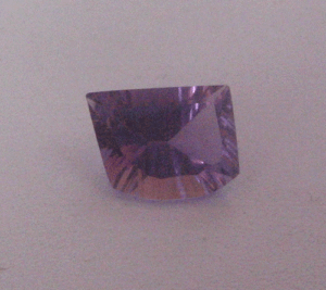 Ametyste Naturelle Fantaisie, Pierre Précieuse en Cristal, Diverses Formes (Trapèze, Coupe Princesse, Poire, Coussin, Tumble) pour Bijoux Décoratifs Sculptés - Product Image 1