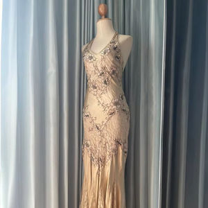 Noble gasa vestidos de noche sin mangas A-Line Maxi longitud máquina adornada con encaje floral de cuello redondo completo - Product Image 1