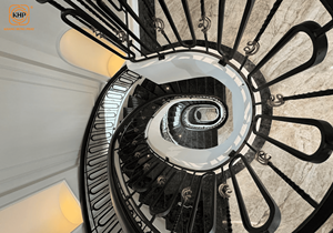 Barandilla de Escalera de Hierro Forjado Fácil de Instalar KHP, Material Ecológico para Interiores, Componentes de Acero Inoxidable de Alta Calidad, Hecho en Vietnam. - Product Image 2