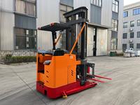 Chariot élévateur VNA MiMA de haute qualité, 1,6 tonne, avec siège conducteur, hauteur de levage de 9 m (3300 lbs), batterie, transpalette 3 directions pour la construction