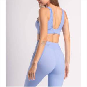 Vêtements de yoga à double bretelles de la plus haute qualité pour femmes ensemble de trois pièces avec logo personnalisé et matériau de qualité supérieure - Product Image 4