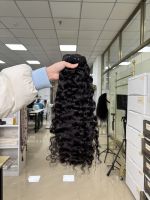 Fournisseurs de cheveux vierges ondulés vietnamiens et birmans, tissage de cheveux humains vierges vietnamiens alignés sur la cuticule, non traités, bouclés