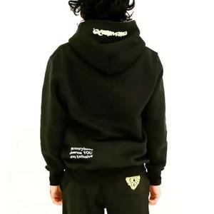 Fabricant de sweat-shirt d'hiver personnalisé pour hommes Ensembles de pantalons de survêtement à capuche 2 pièces en coton polaire technique à impression bouffante unie - Product Image 4