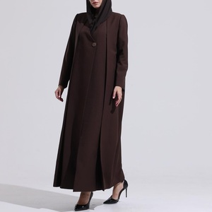 Abayas pour la mode modeste avec des motifs uniques de créateurs, en soie anti-froissement, vêtements de prière musulmans traditionnels - Product Image 3