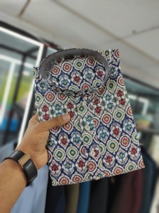 Coton doux et lourd prêt à l'emploi avec séquence de broderie et Kurta pour tous les types de fonctions - Product Image 4