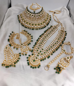 Conjunto de Joyería Nupcial Completo de Diseño Tradicional y Moderno Indio, Chapado en Oro, con Maang Tikka para Niñas y Mujeres - Product Image 1