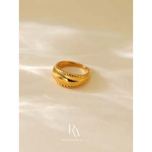 Anello a Croissant Placcato in Oro Rosa 18K, Stile Vintage con Fascia Intrecciata e Diamante Tagliato, Regalo per Lei o per la Mamma - Product Image 1