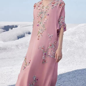 Robe de luxe pour femmes pakistanaises, ornements en zari, perles et travail de séquence, prête à porter - Product Image 1